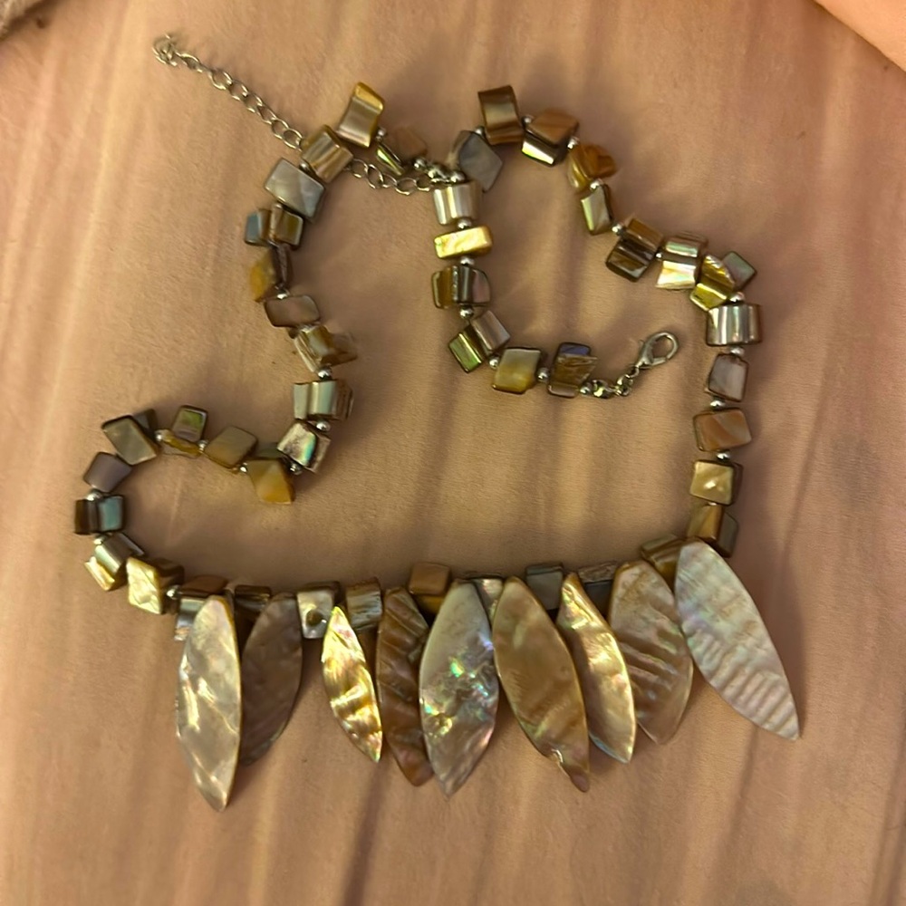 Vintage Mother Of Pearl Leaves Beaded Necklace